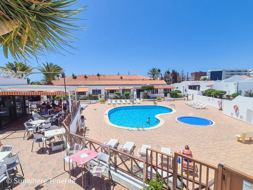 Sunwhere Tenerife - Apartments in Tenerife - La Primavera Apartment, Costa Adeje - Pool area