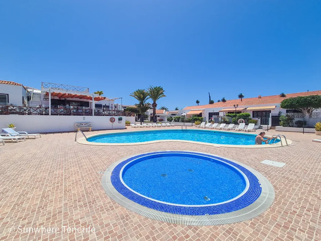 Sunwhere Tenerife - Apartments in Tenerife - La Primavera Apartment, Costa Adeje - Pool area