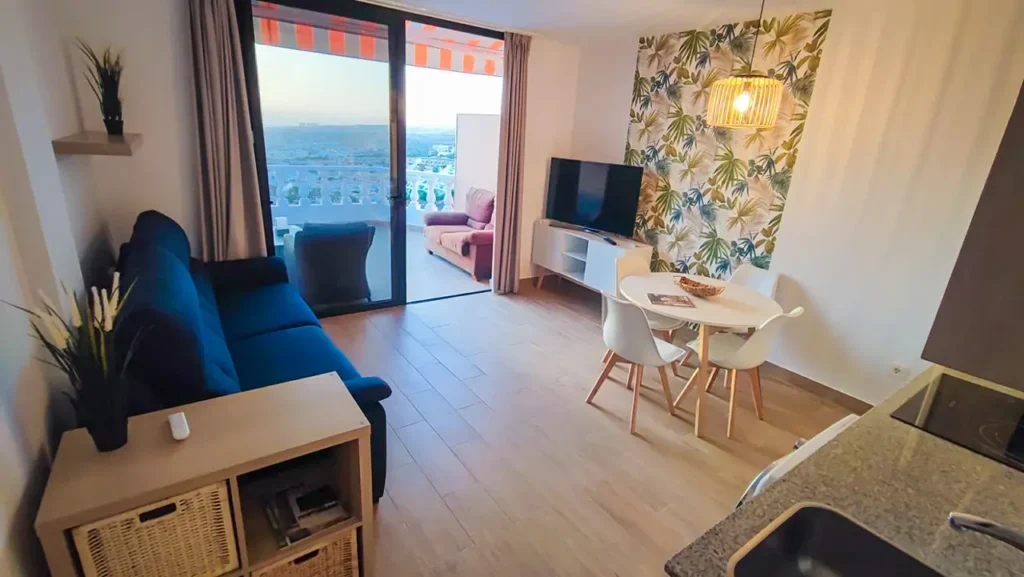 Sunwhere Tenerife - Apartments in Tenerife - Ocean Breeze Apartment - Living room