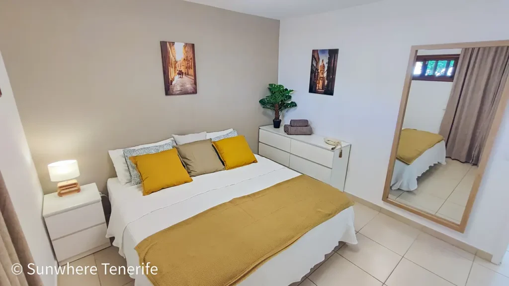 Sunwhere Tenerife - Apartments in Tenerife - La Primavera Apartment, Costa Adeje - Bedroom